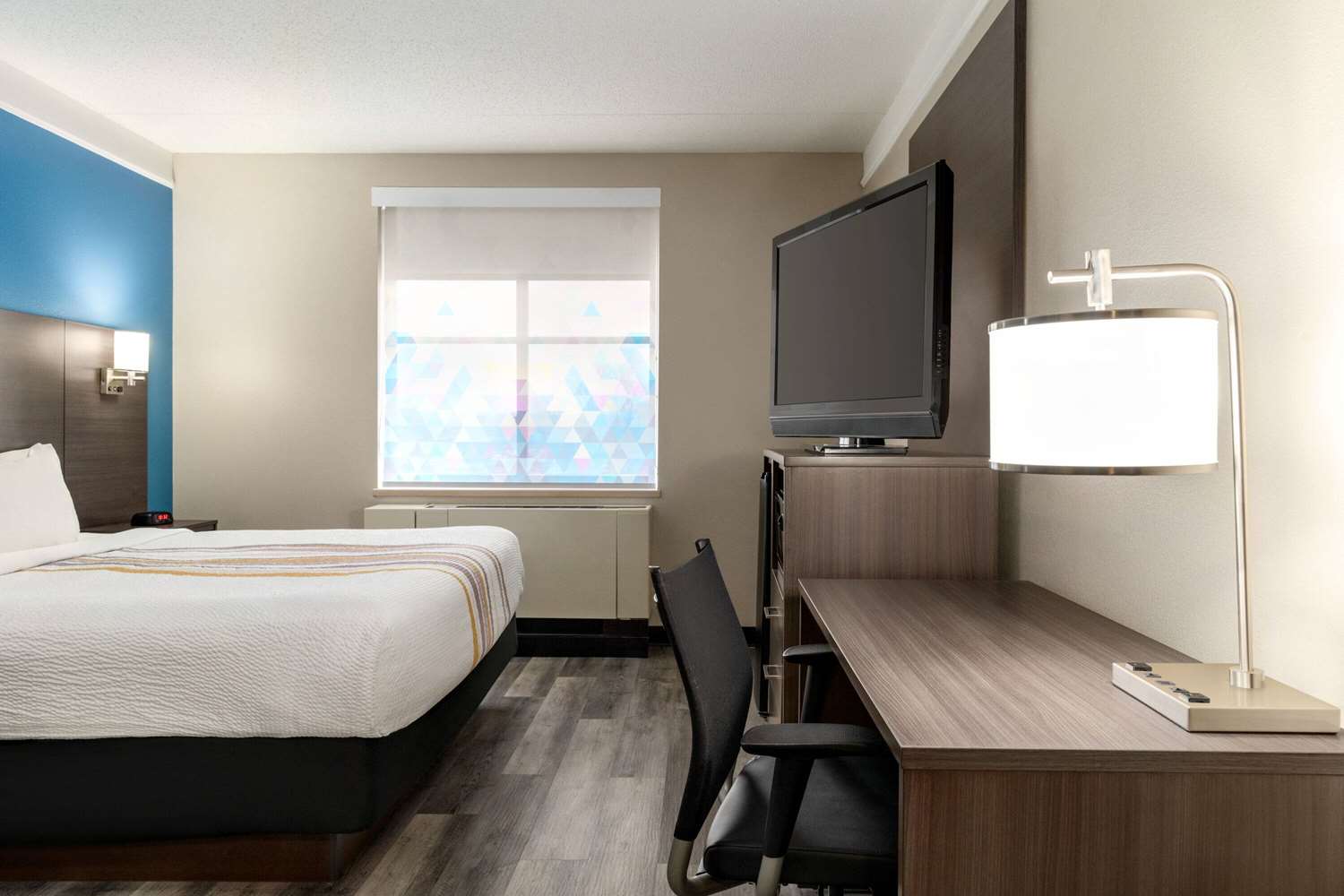 La Quinta Inn Suites Madison American Center 33/38