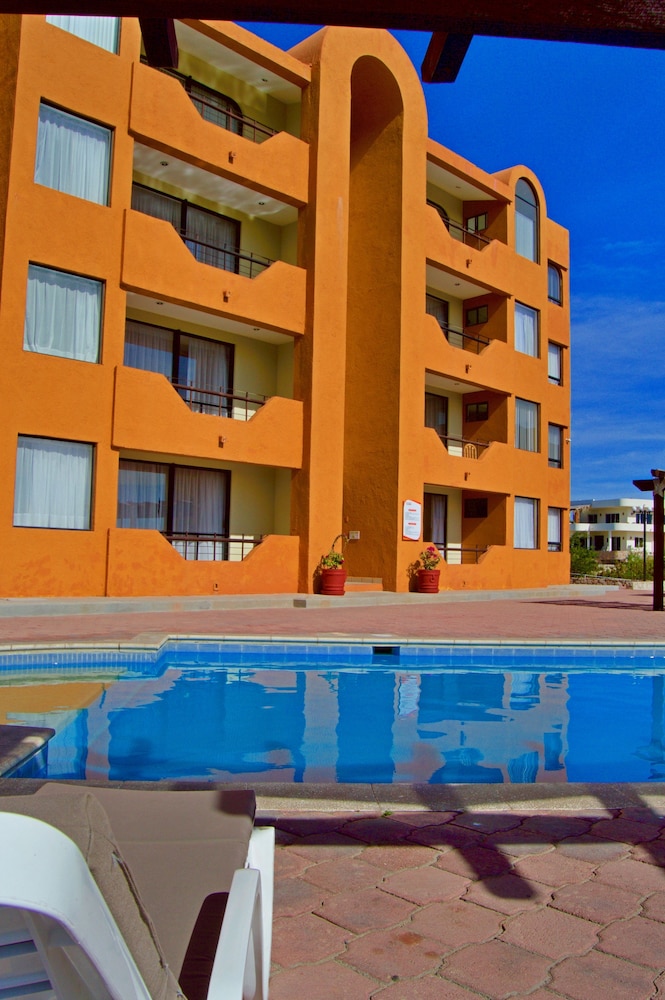 Sunrock Hotel & Suites 6/50