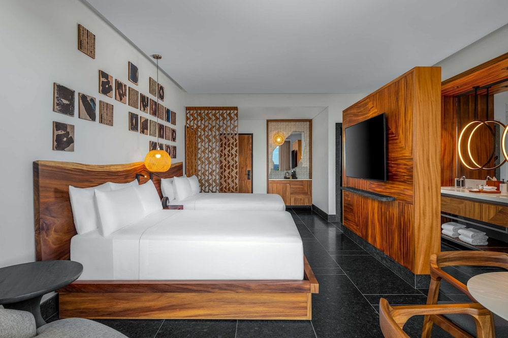 GUEST ROOM, 2 QUEEN BEDS, OCEAN VIEW