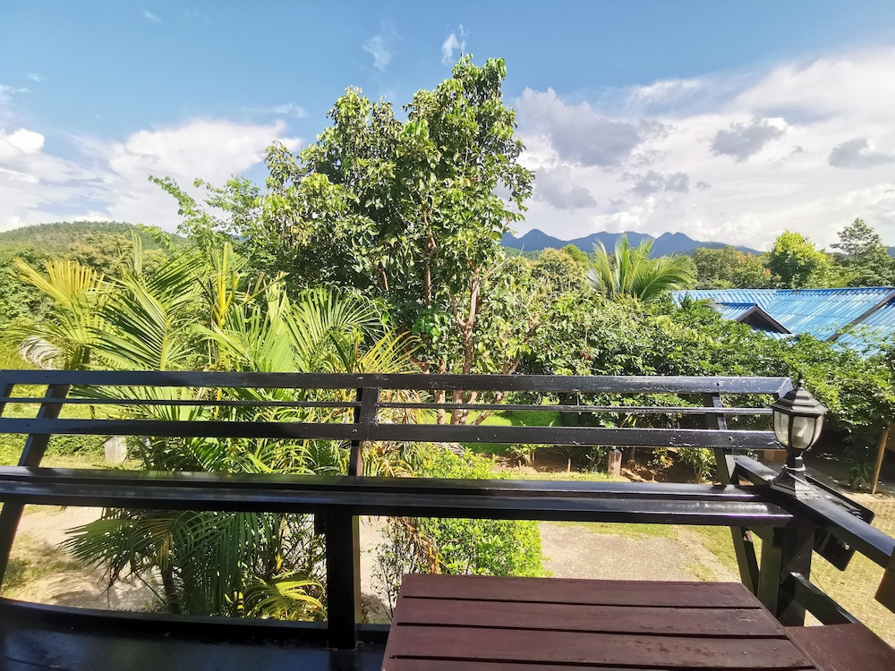 Banphu Montalang Resort 23/27