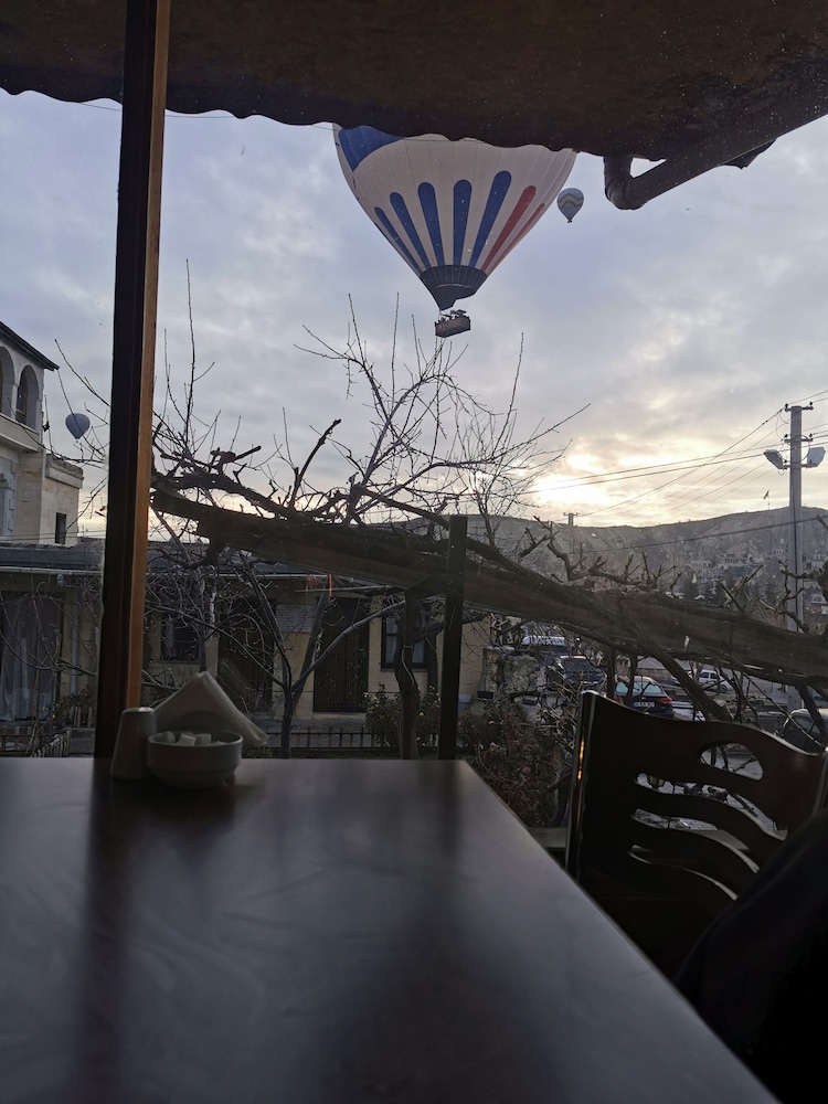 Falcon Cave Suites 40/49
