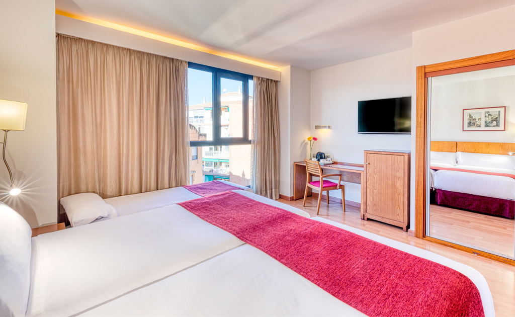 Room, Triple