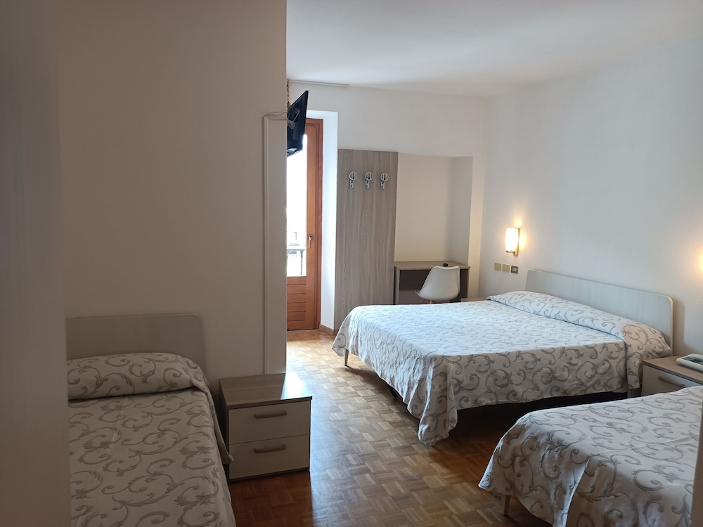 Gufo Hotel Sat Arr Dep Only 12/47