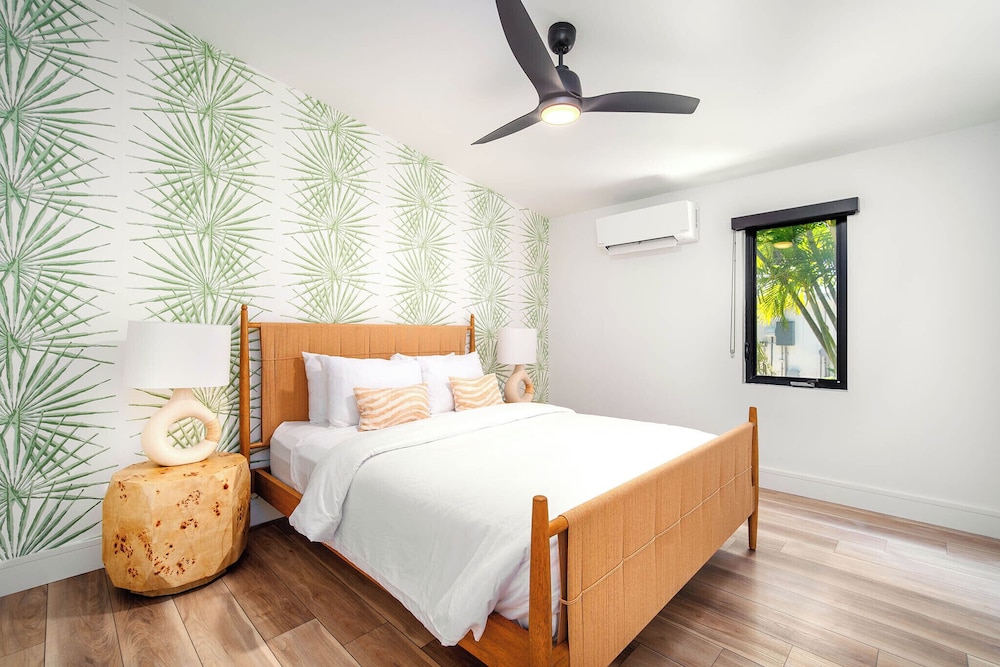 Pines Palms Resort 20/73
