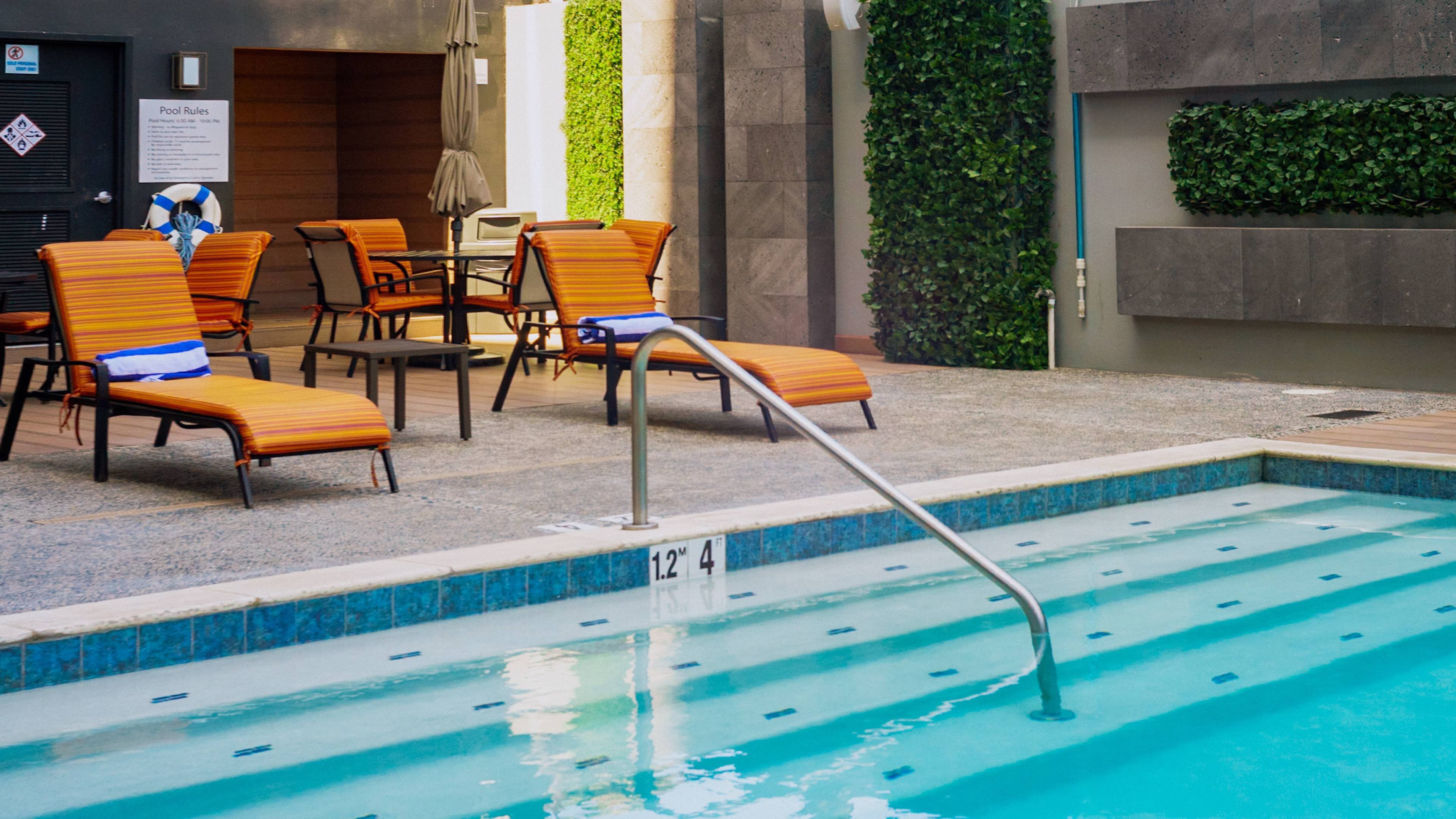 Holiday Inn Express And Suites Ensenada Centro 13/36