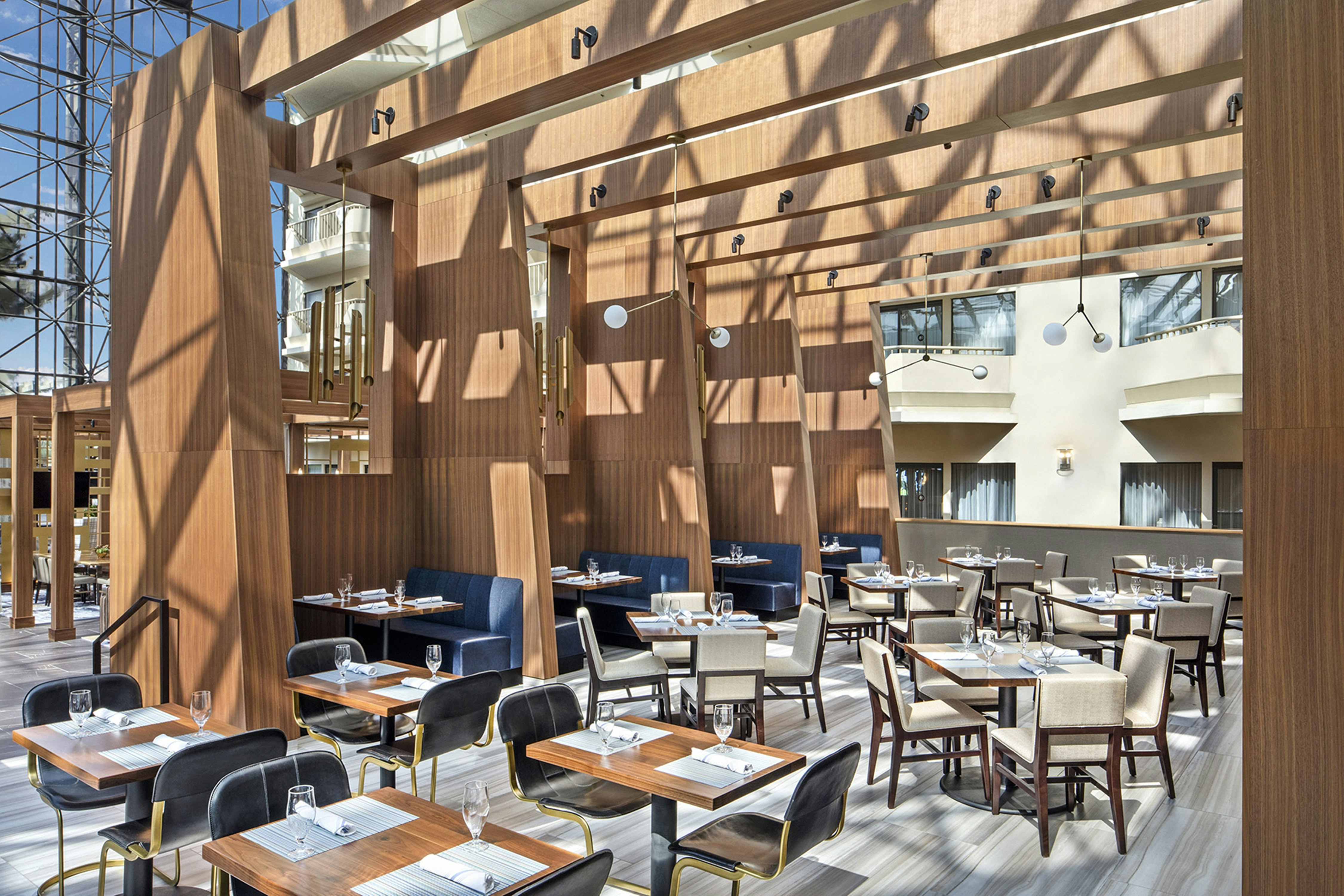 DoubleTree by Hilton Hotel Newark Airport 43/68