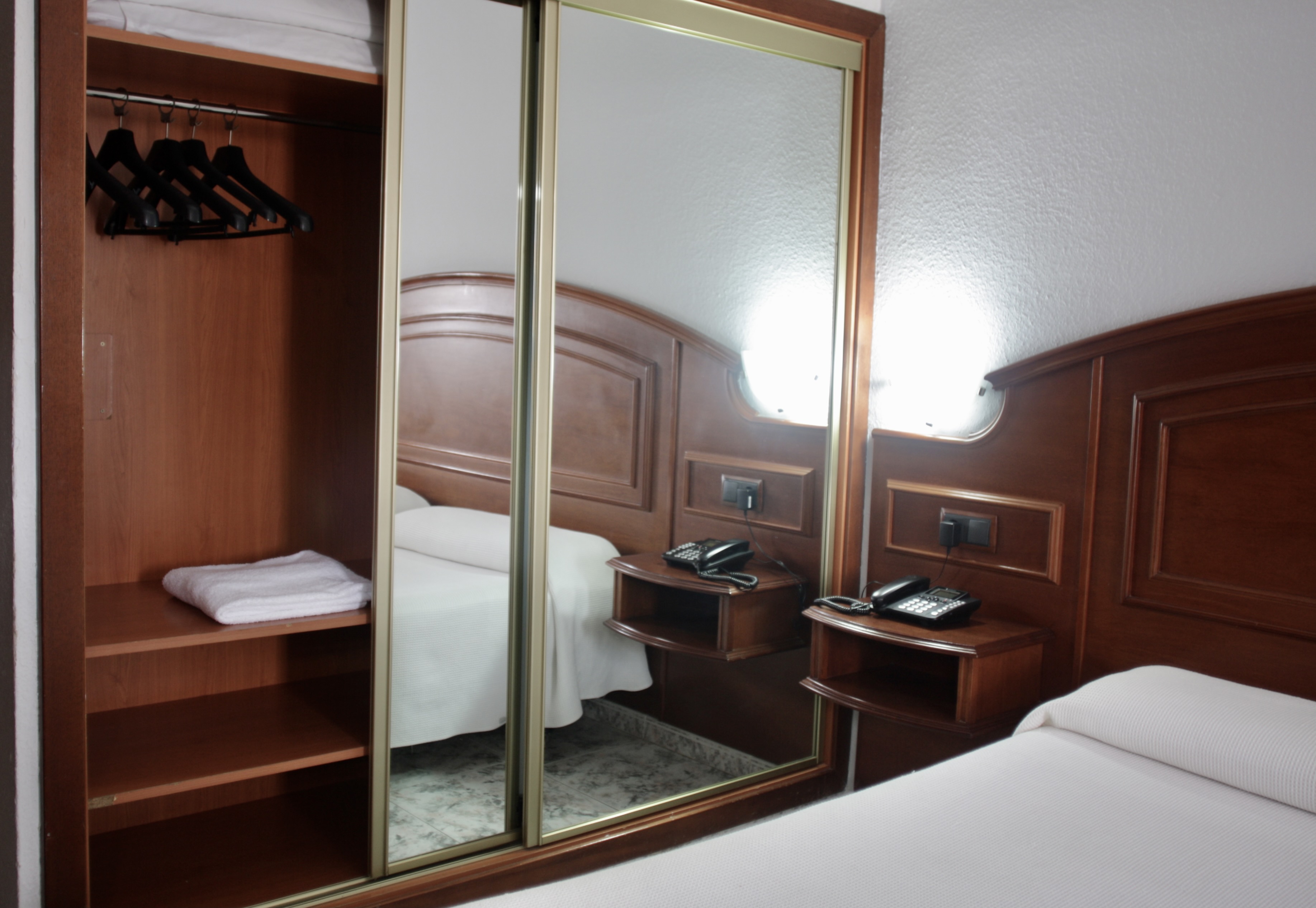 Hotel Tropical 23/56
