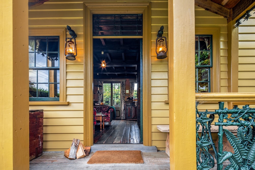 The Corinda Collection 23/50