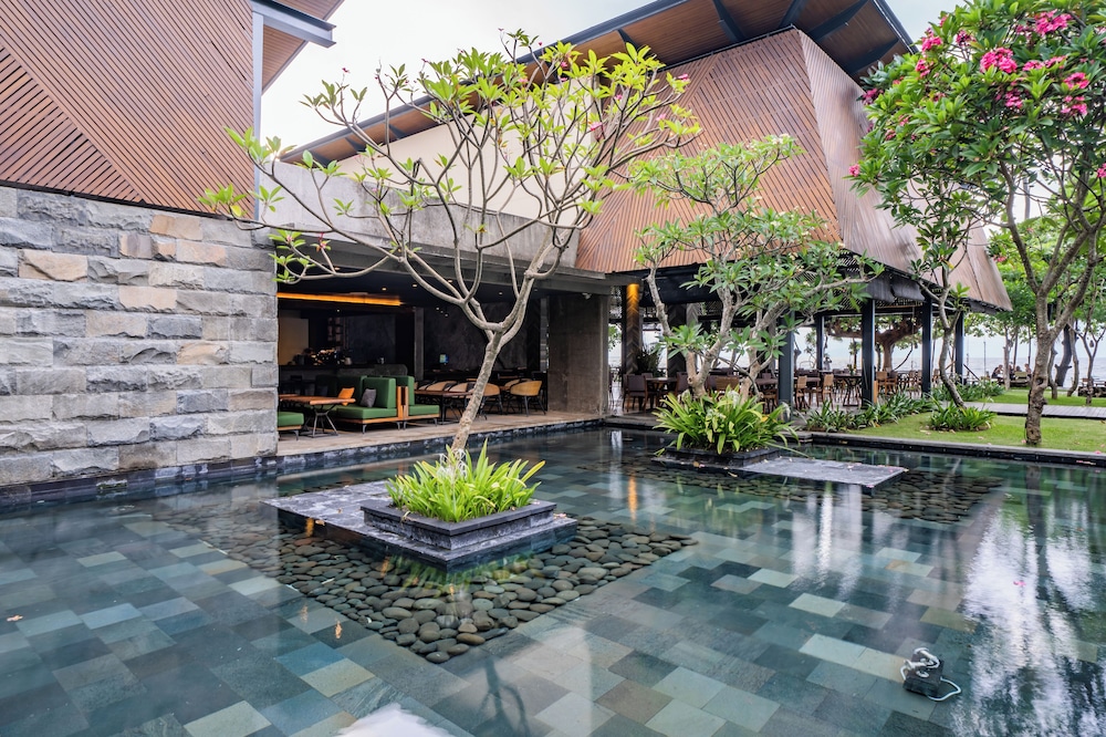 Katamaran Hotel And Resort 33/74