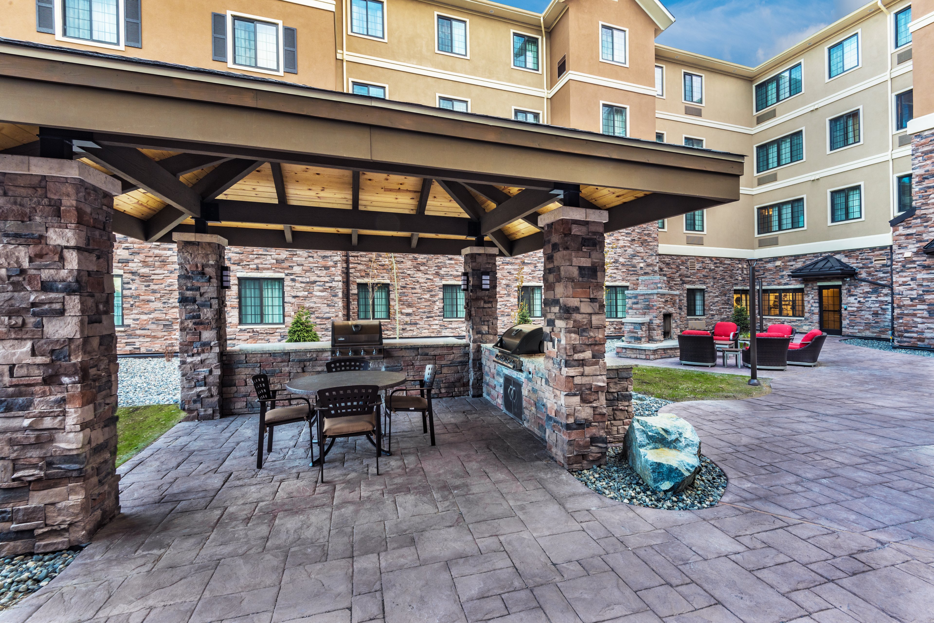 Staybridge Suites Anchorage 72/76