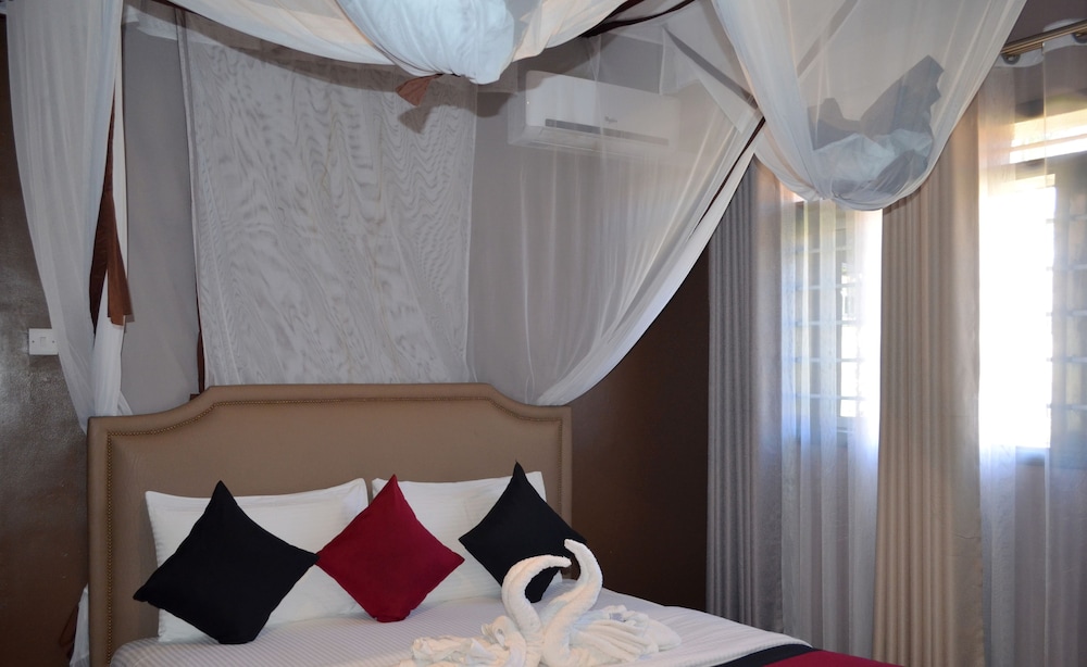 Saffron Beach Bistro & Cottages 18/50