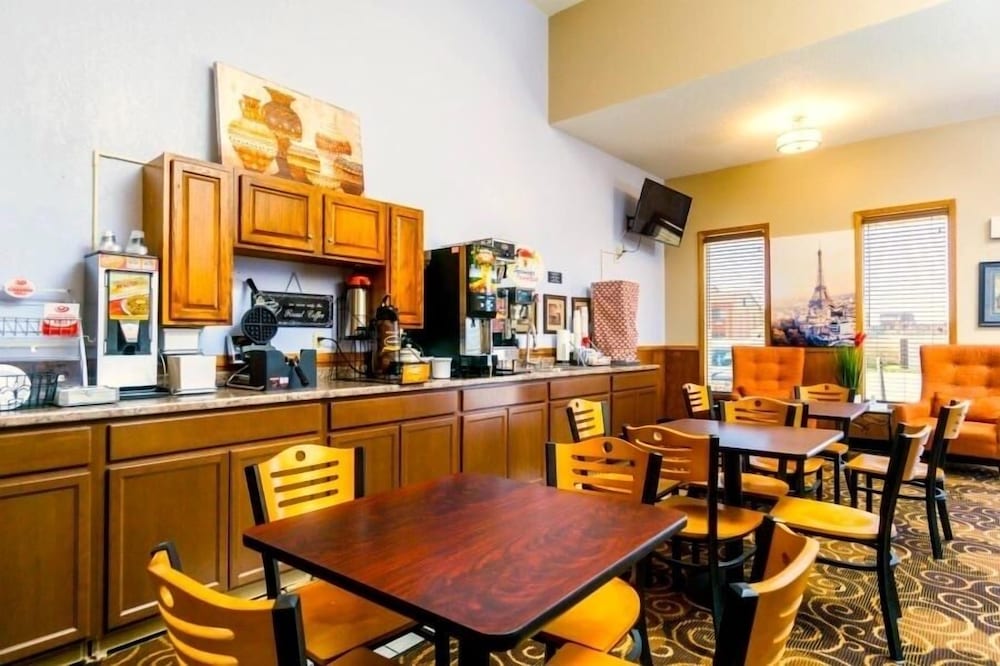 Super 8 By Wyndham Burlington 22/26