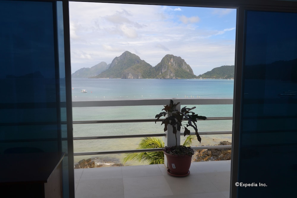 Orange Pearl Beach Resort 52/81