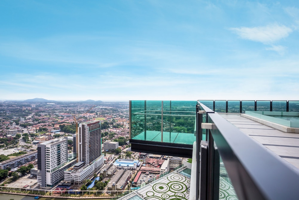 The Shore Hotel & Residences 11/65