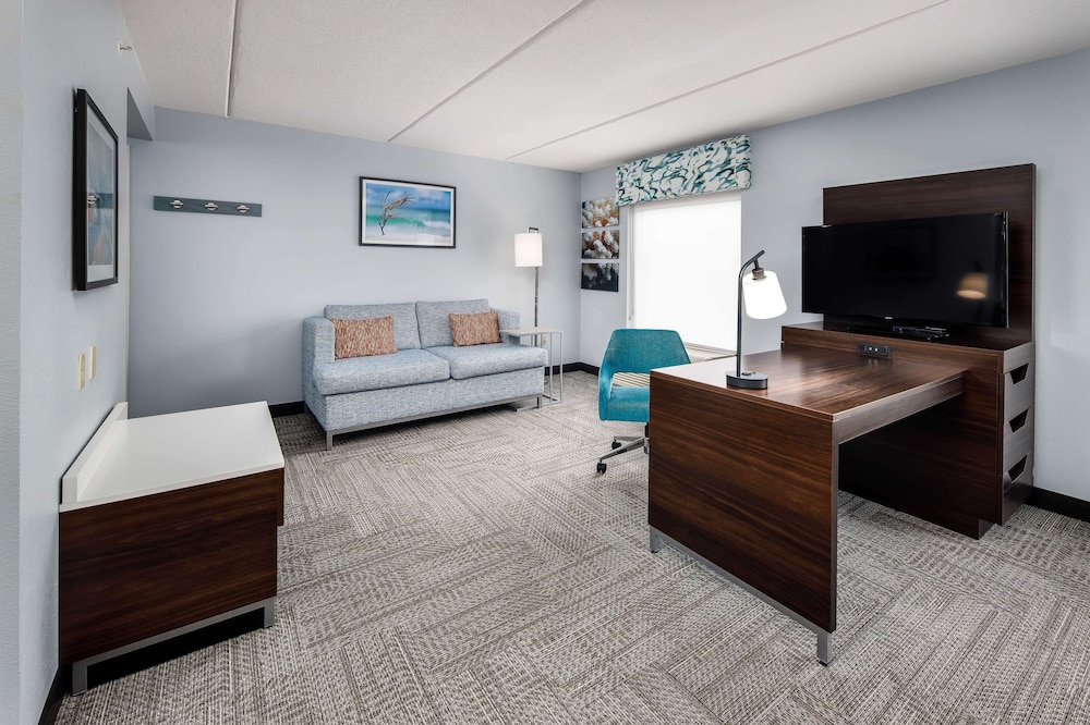 Hampton Inn and Suites Navarre 32/53