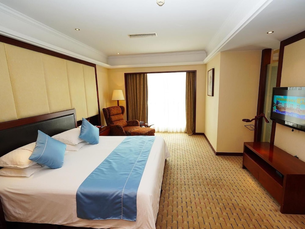 Royal Palace Hotel 3/22