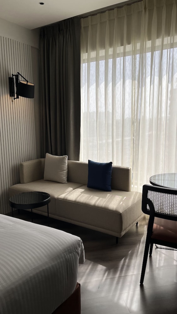 Ramada Encore by Wyndham Indore Nipania 24/44