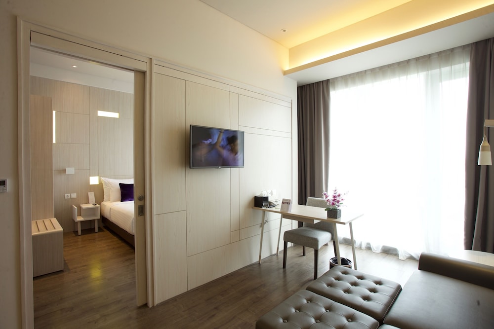 Swiss-Belinn Cikarang 38/54