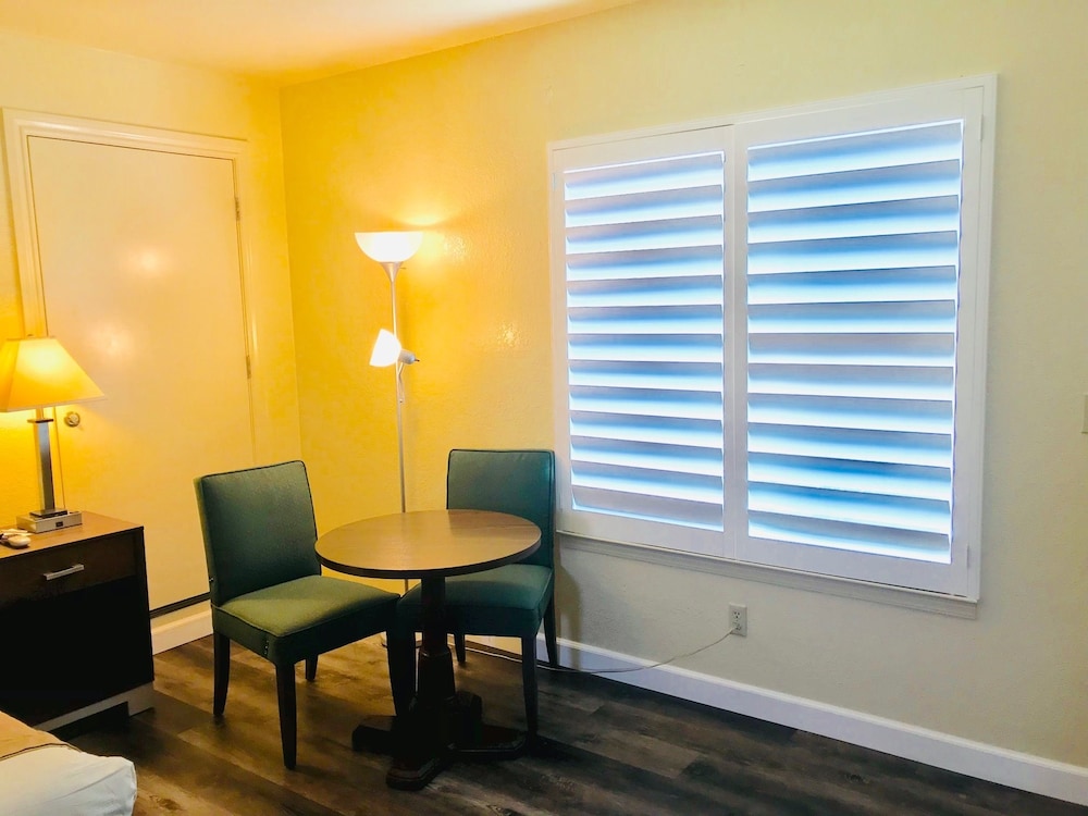 Harbor House Inn 29/50