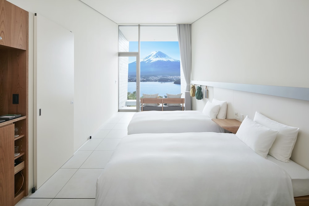 ROOM, TWIN BEDS, MOUNTAIN VIEW