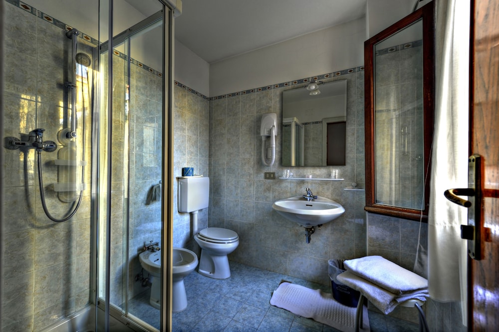 Room, Twin Beds