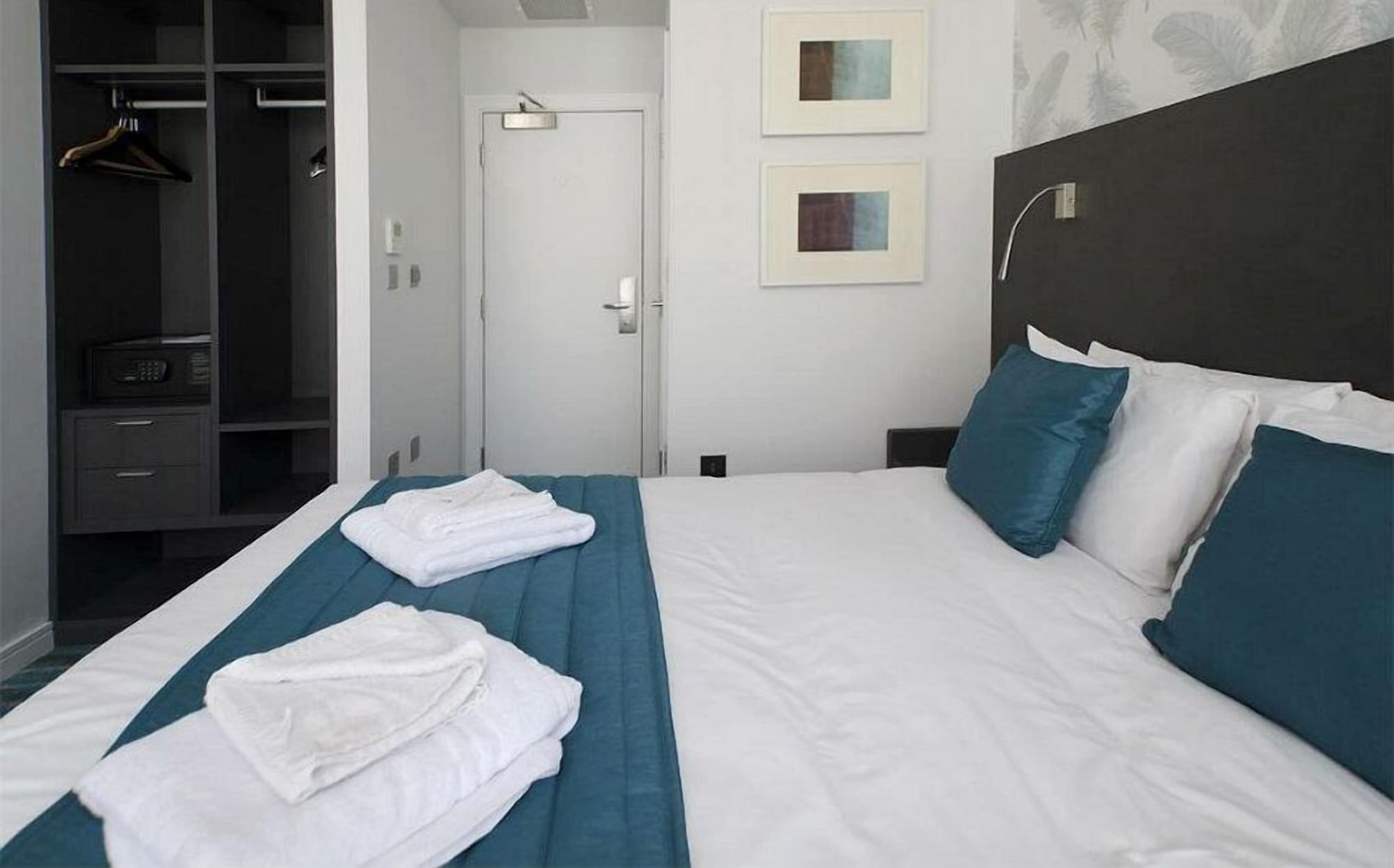EXECUTIVE, DOUBLE BED