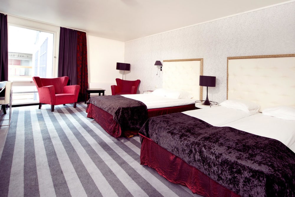 Home Hotel Grand Olav 4/37