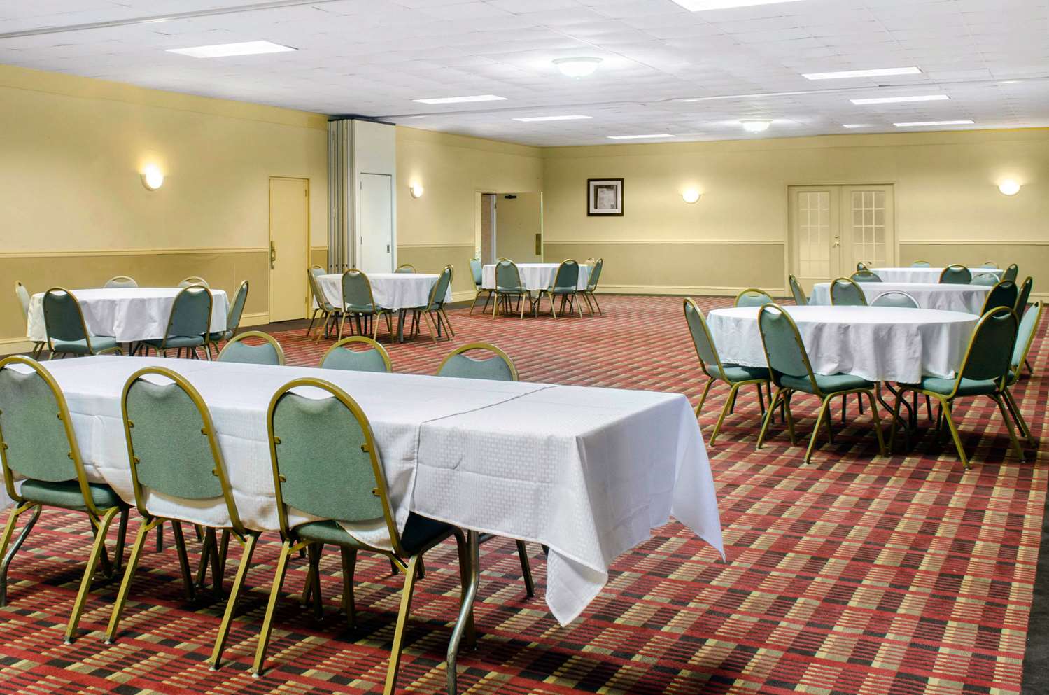 Quality Inn University Area Troy, AL 33/41