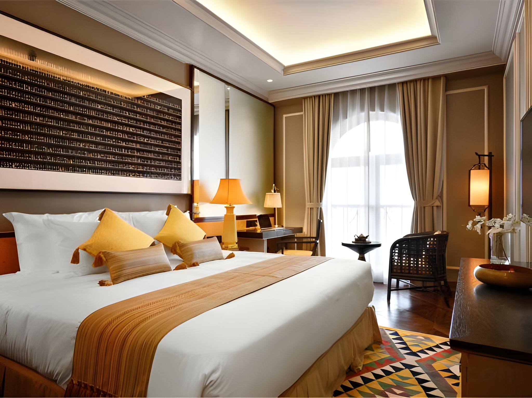 Executive, Suite, King Bed, Mountain View, Balcony