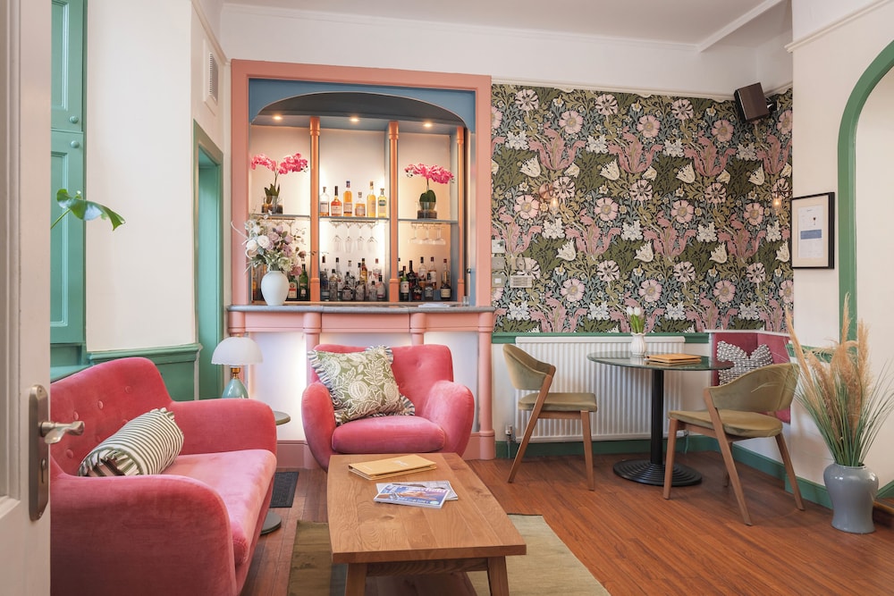 Harington's Hotel 32/50