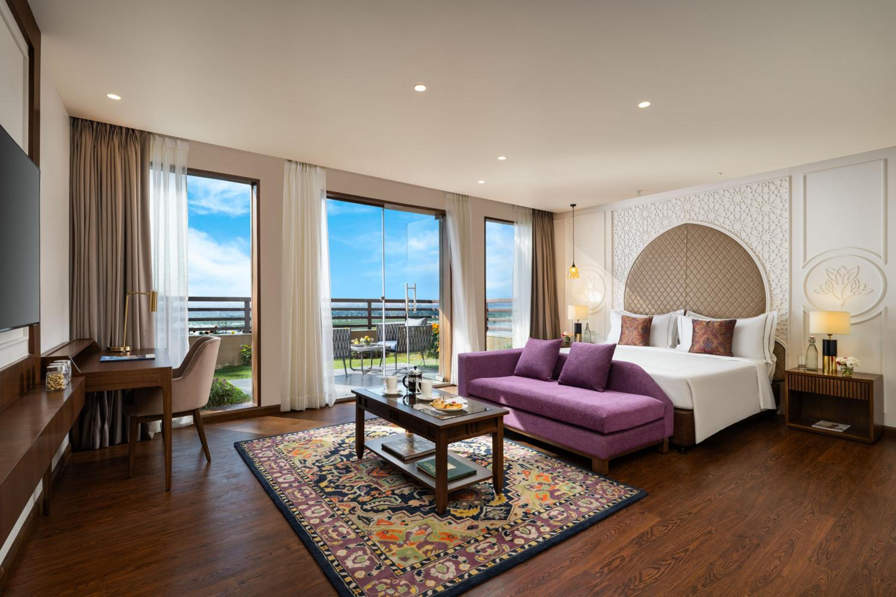 Luxury, King Bed, Private Garden