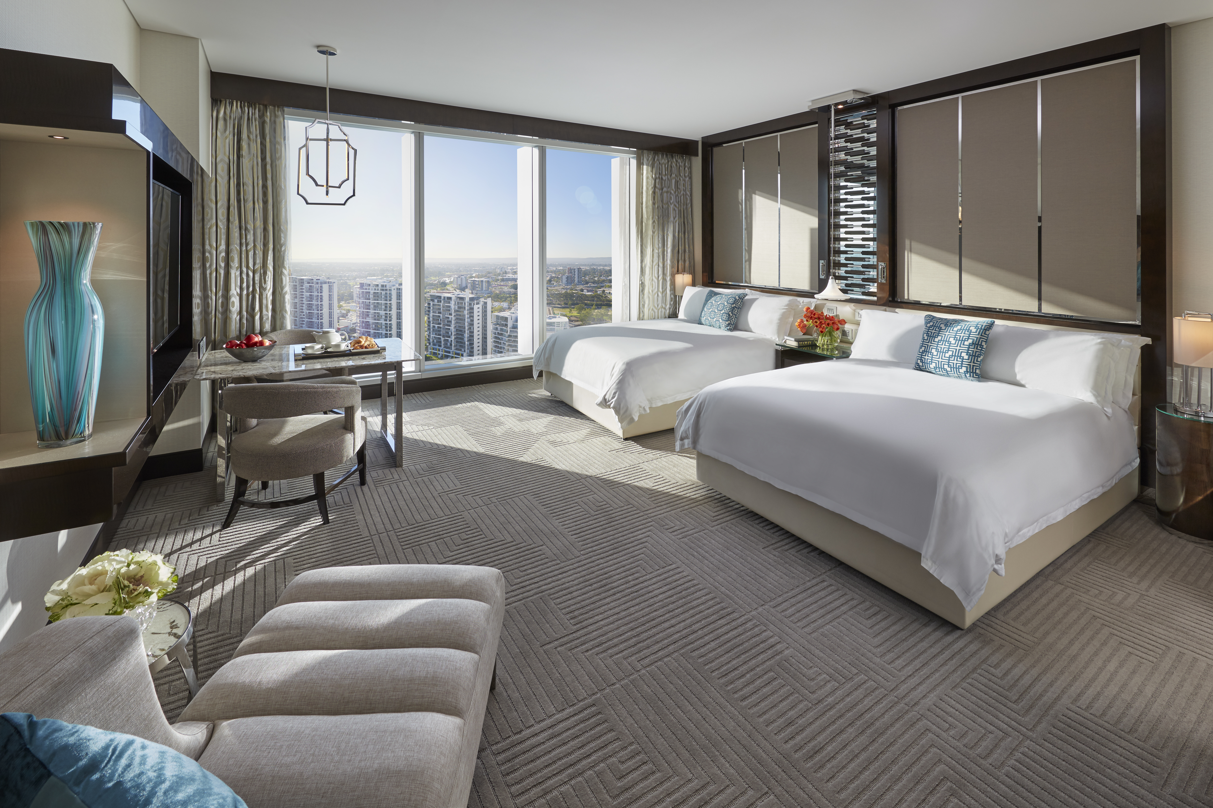 DELUXE, TWIN BEDS