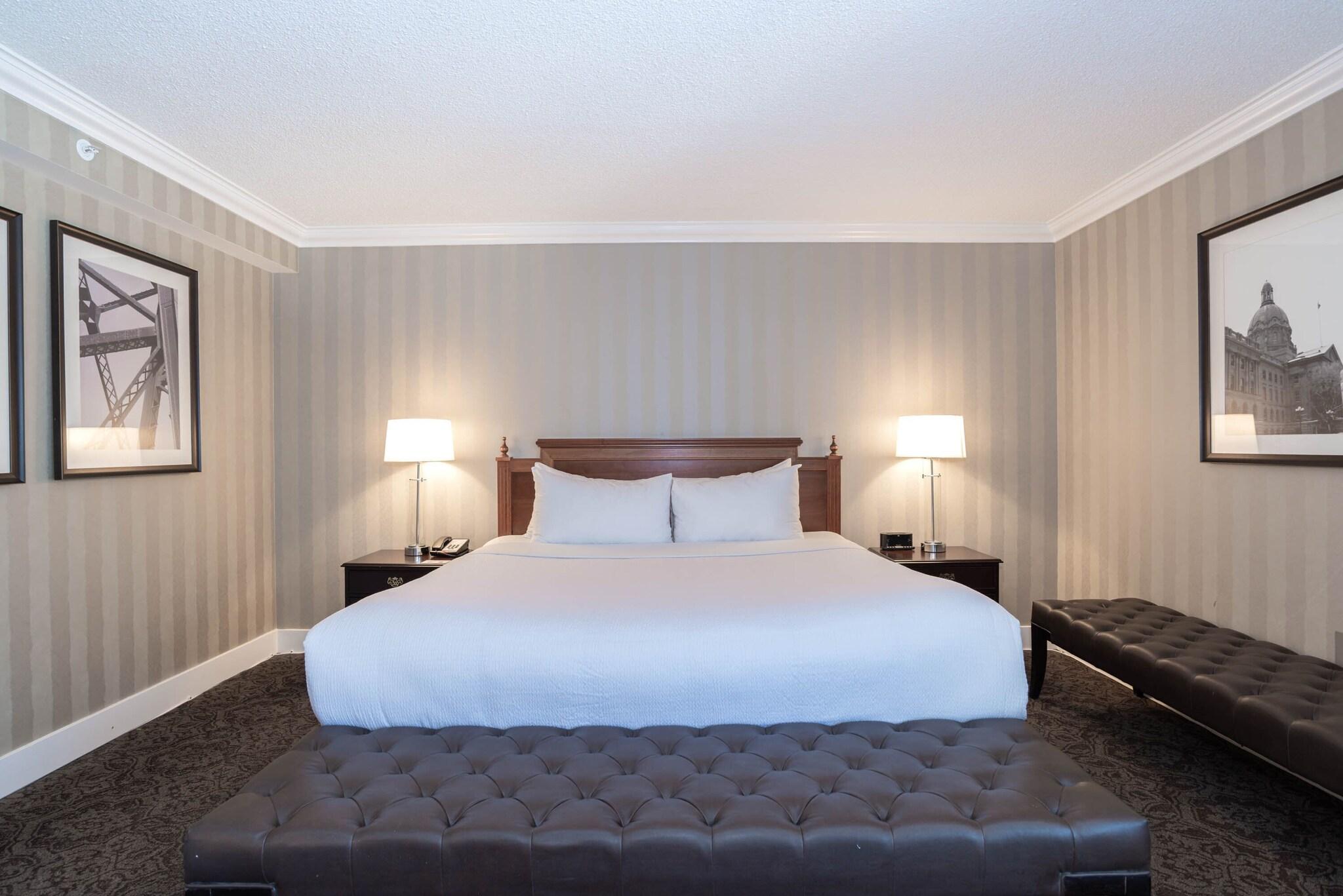 Grand, Deluxe, Double Bed