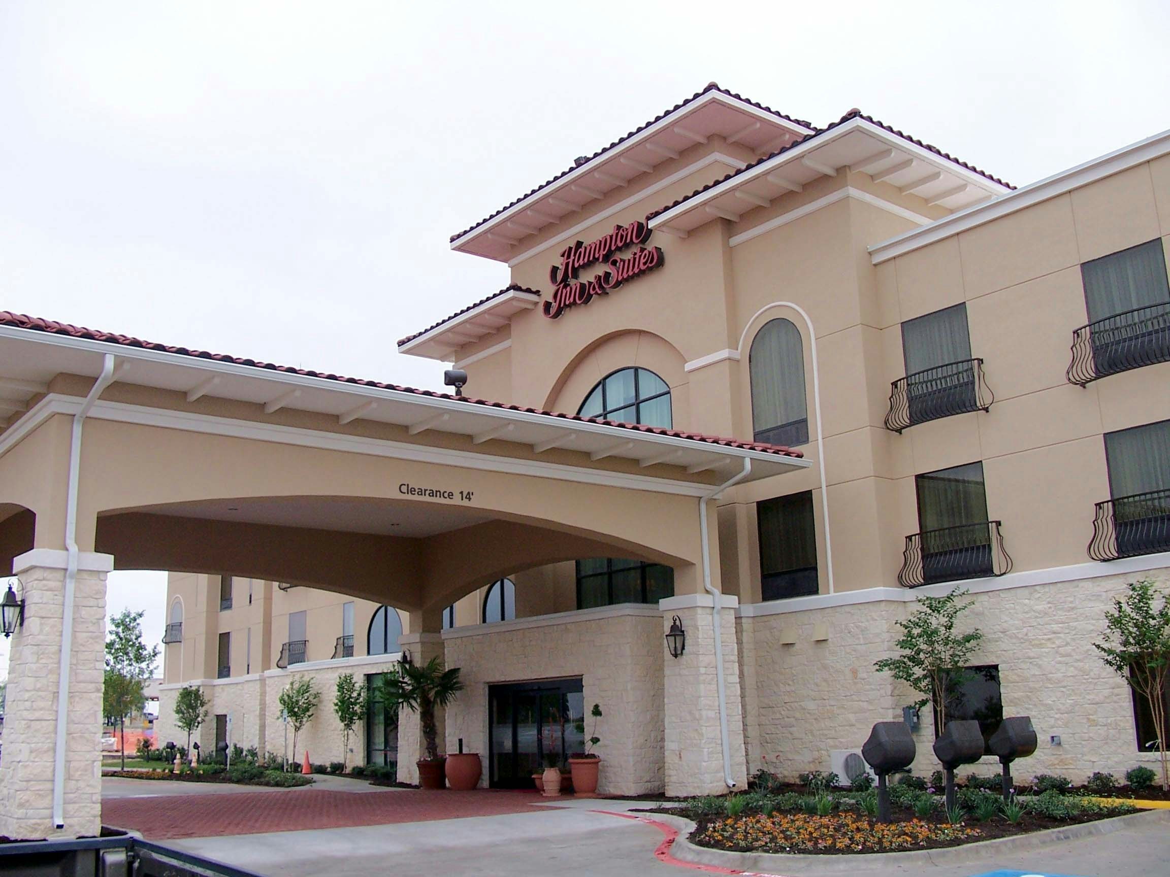 Hampton Inn & Suites Del Rio 2/35