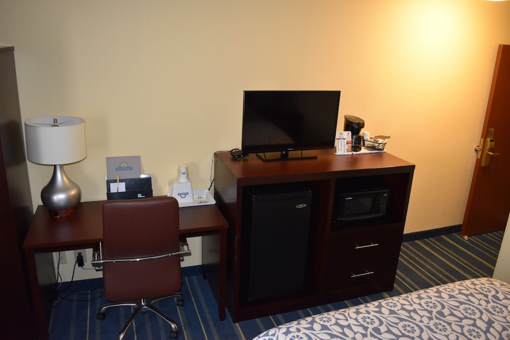 Days Inn by Wyndham Grand Island 19/24