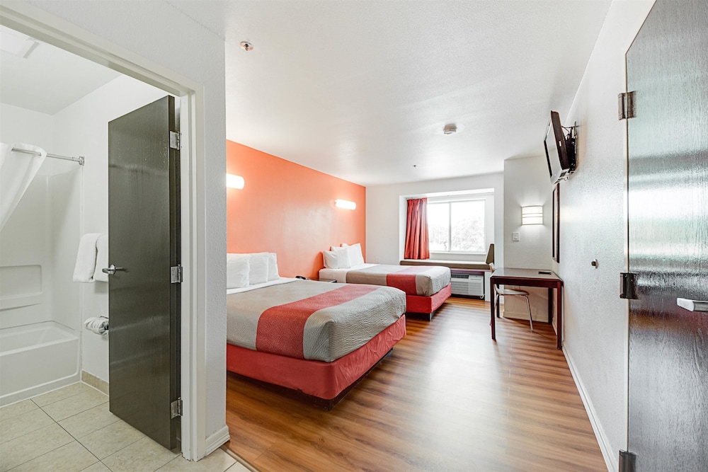 Motel6 McAllen, TX - East 16/60