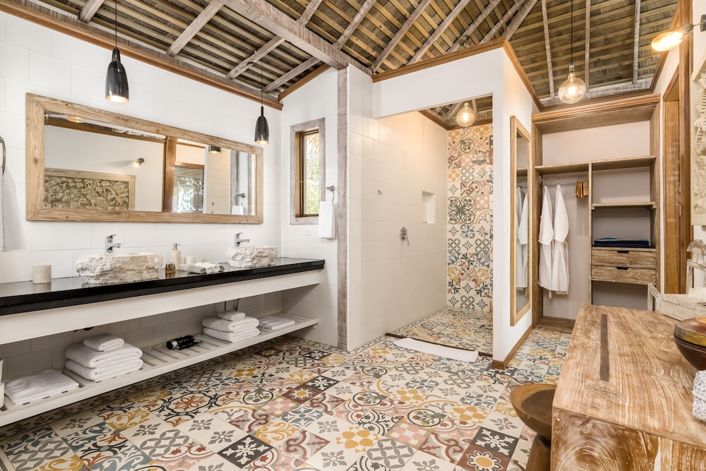 Deluxe, Villa, King Bed, Over Water Pool