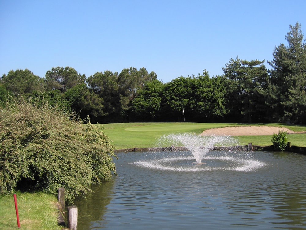Golf Hotel 32/45