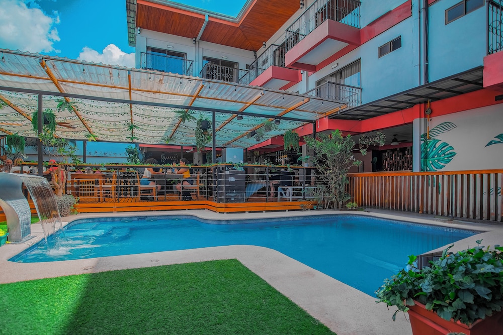 La Fortuna Downtown Boutique Hotel 58/60