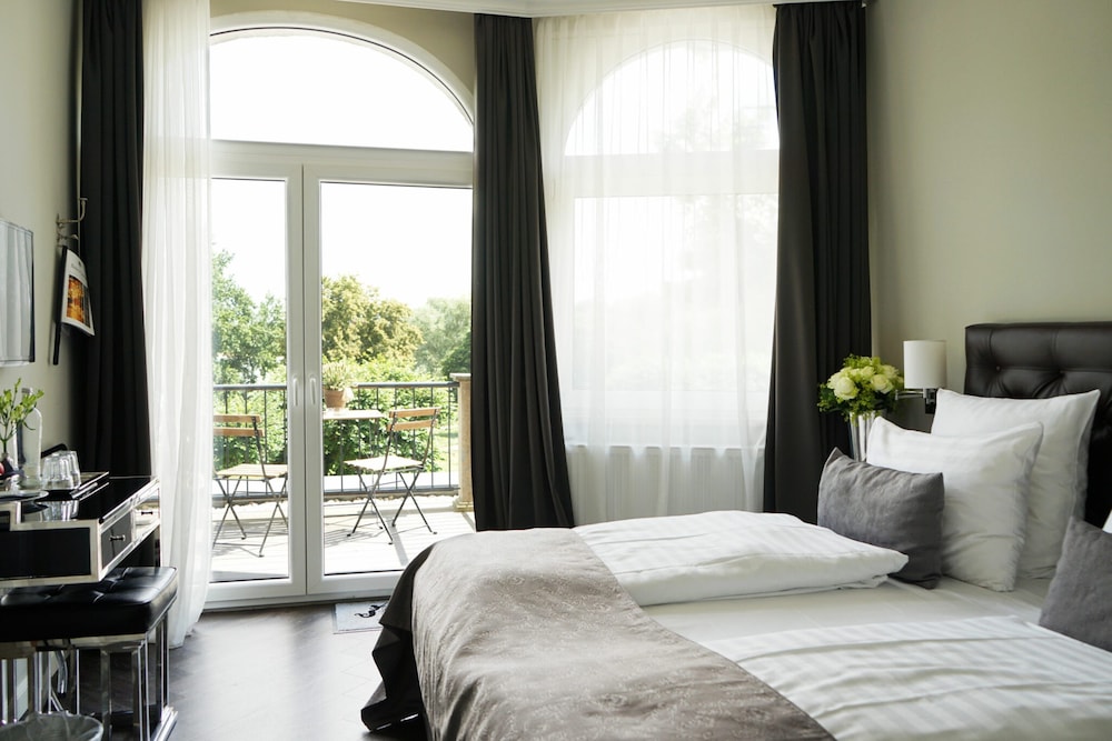 Villahotel Rheinblick 7/50