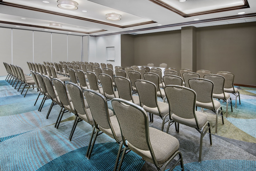 Holiday Inn Hotel & Suites College Station-Aggieland 49/69