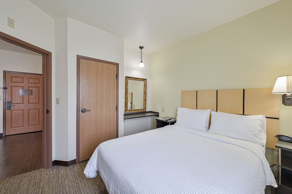 Candlewood Suites Tulsa 14/54