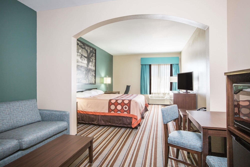 Super 8 By Wyndham Port Arthur/Nederland Area 13/22