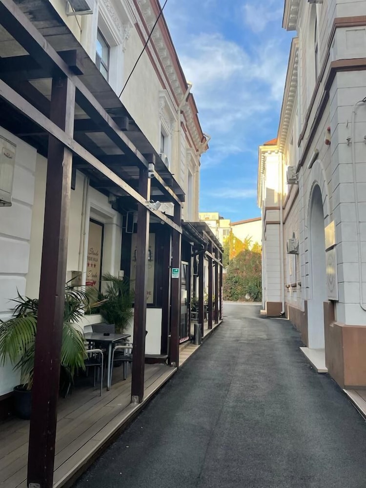 La Strada Boutique Villa 65/70