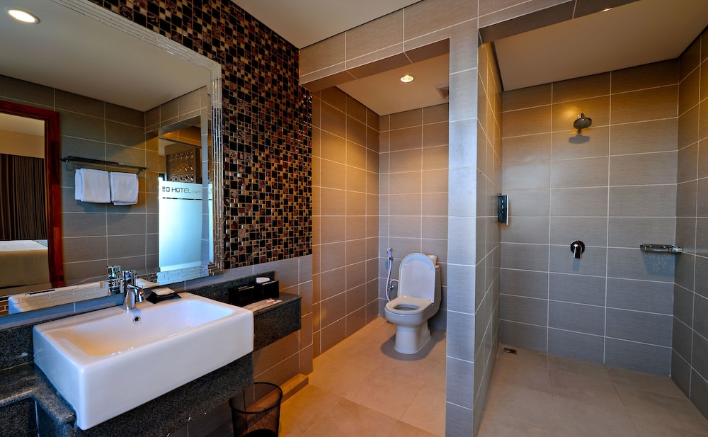 Hotel Neo Eltari Kupang 48/49