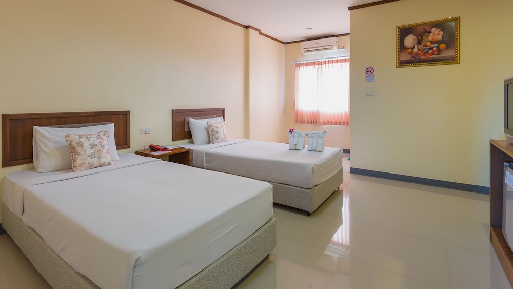Khunyuw Hotel 14/63