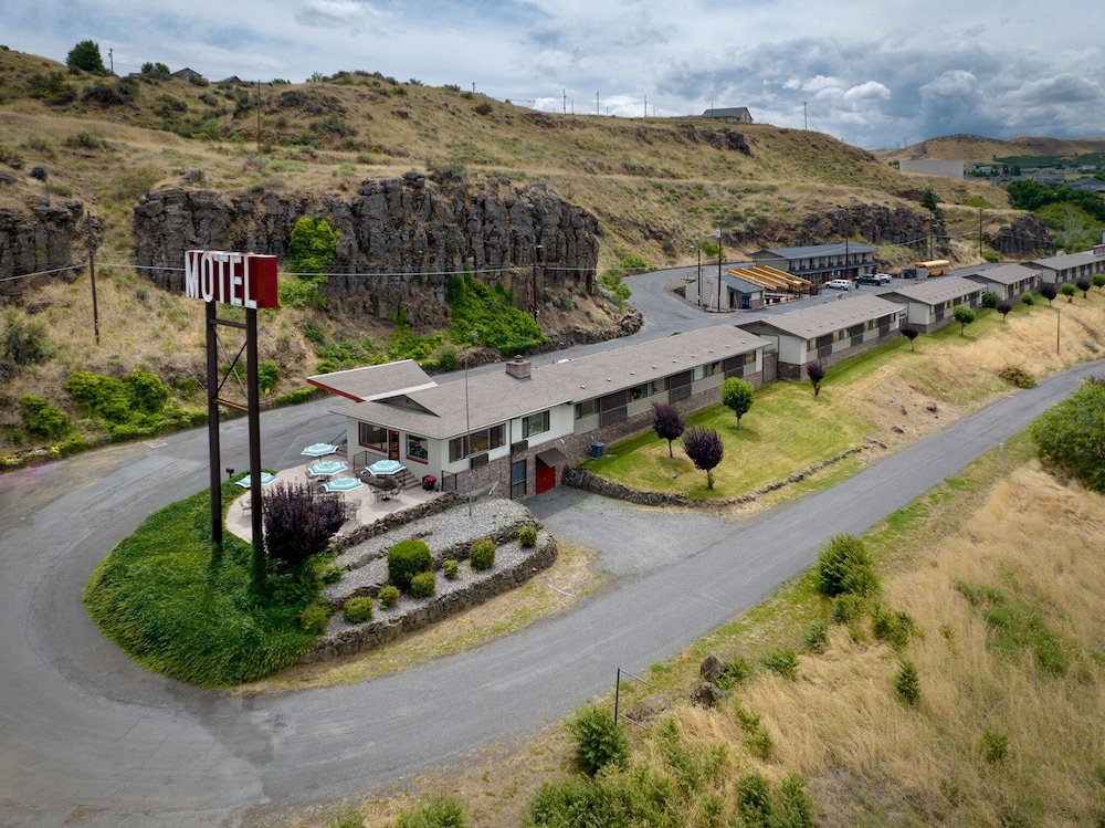 Celilo Inn 9/56