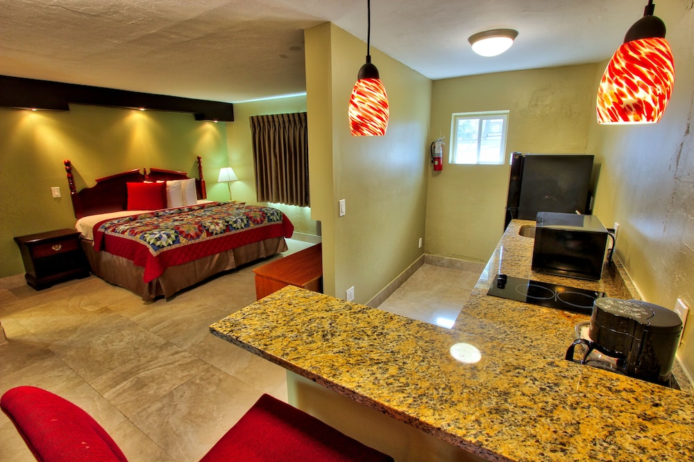 Oceans Beach Resort Suites 7/67