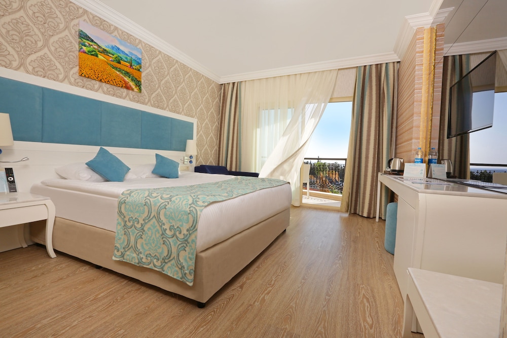 STANDARD ROOM WITH SEA VIEW
