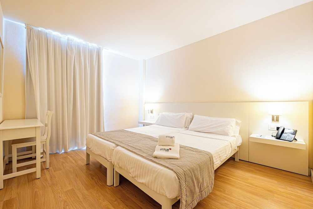 Intelier Rosella Hotel 4/41